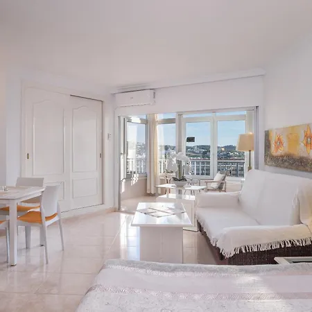 Penthouse With Sea Views Lägenhet *