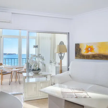 Penthouse With Sea Views *