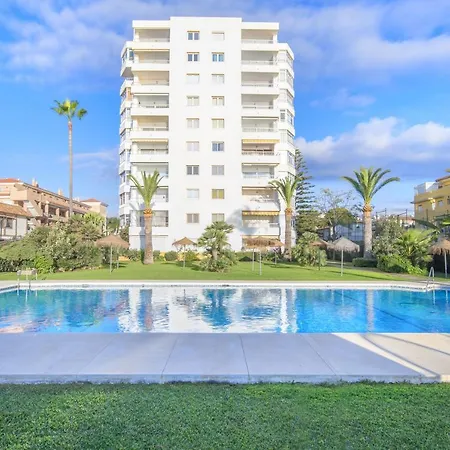 Penthouse With Sea Views Apartman *